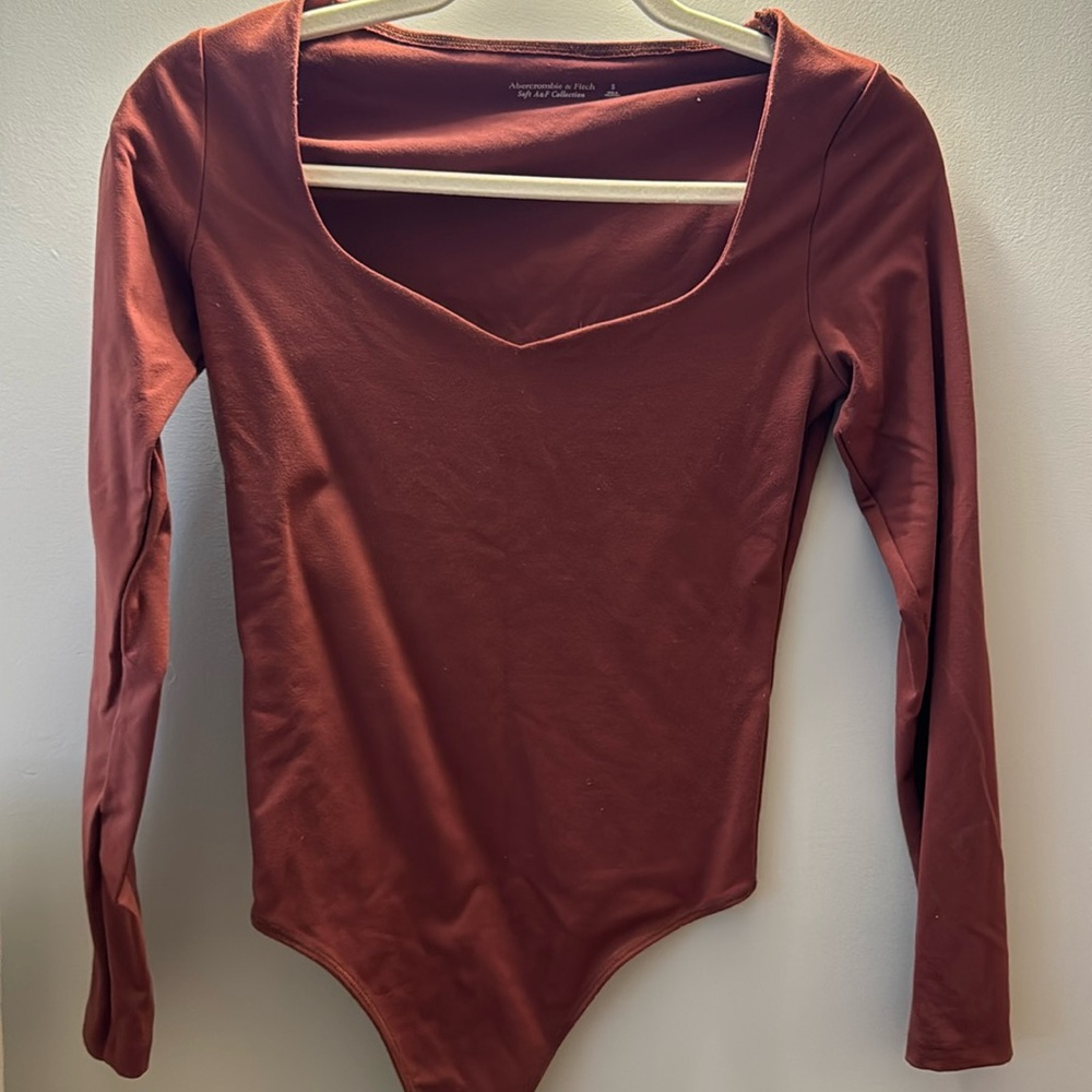 Abercrombie & Fitch mauve bodysuit.